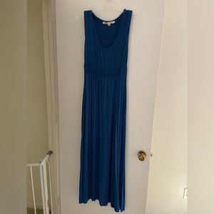 Super Comfy Max Studio Maxi Size M